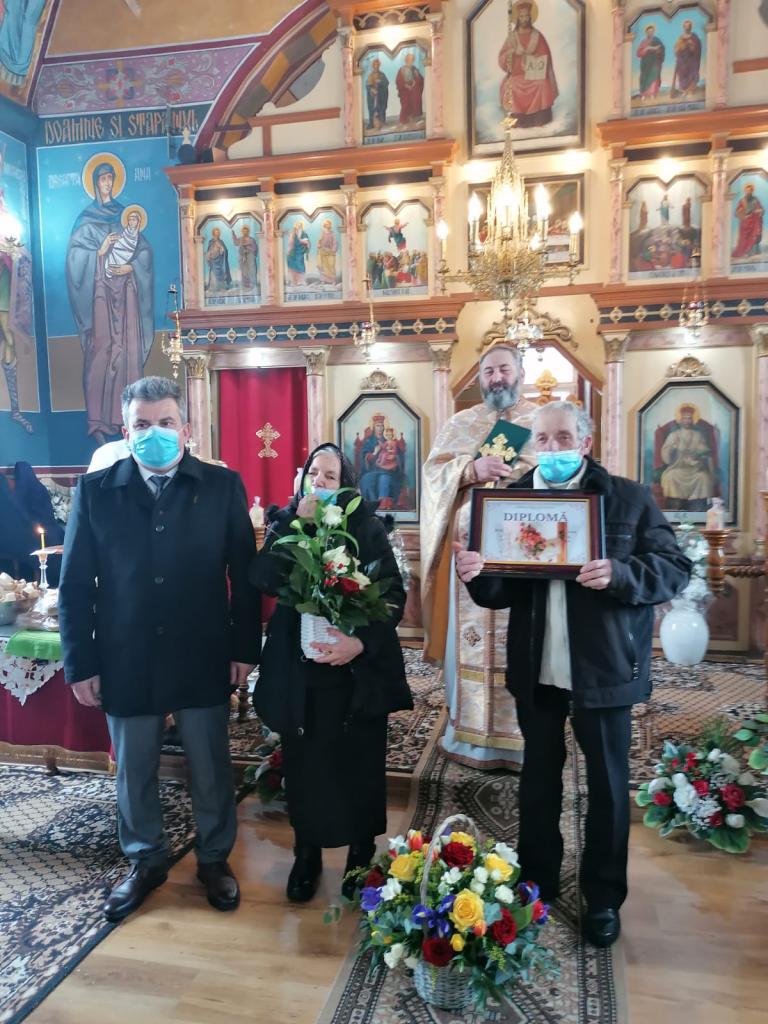 Familia Vasile și Raveca Matei, binecuvântată cu 50 de ani de căsnicie ...