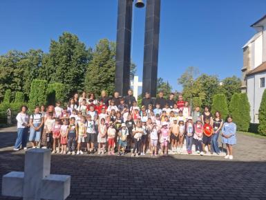Bucuria de a trăi vacanța în biserică - O săptămână de vacanță altfel la Catedrala „Coroanei” image 2