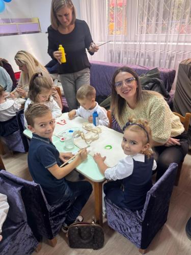 Toamna, celebrată de copii și părinți la Grădinița cu Program Prelungit "Căsuța cu povești", Bistrița image 18