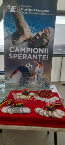 CSEI LACRIMA: Sportivii noștri – campioni și la înot image 4