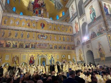 Conducerea judeţului, ministru şi parlamentarii bistriţeni, la Sfinţirea Catedralei Mântuirii Neamului image 4