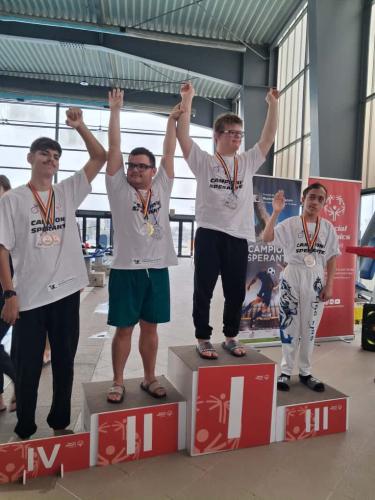CSEI LACRIMA: Sportivii noștri – campioni și la înot image 6