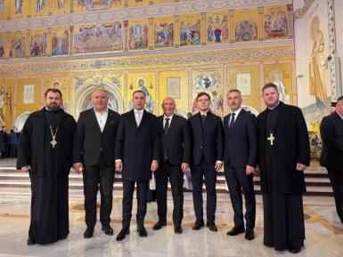Conducerea judeţului, ministru şi parlamentarii bistriţeni, la Sfinţirea Catedralei Mântuirii Neamului image 8