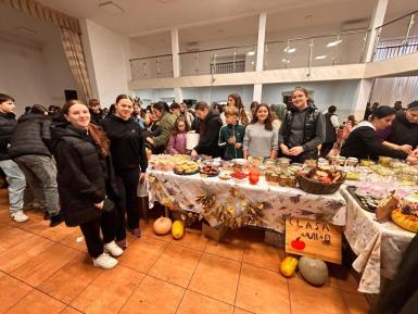 Târgul de Toamnă din Dumitra – o sărbătoare a educației, tradiției și comunității image 21