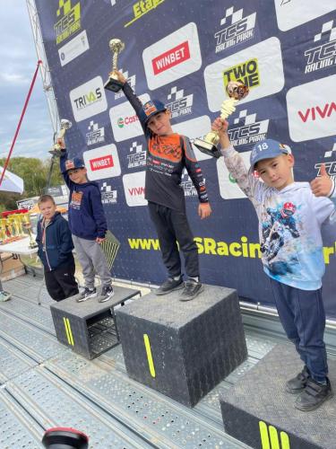 Motocros. David Ilovan va încheia pe locul 2 în Campionatul Național la juniori mici, Andrei Vieriu, locul 4 la Veterani image 3