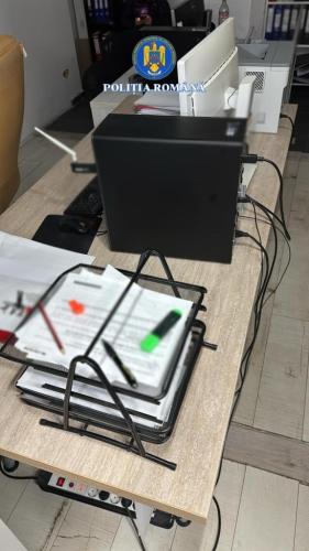 Percheziții domiciliare efectuate într-un dosar de infracțiuni economice. Prejudiciul este estimat la 1,6 milioane lei image 1