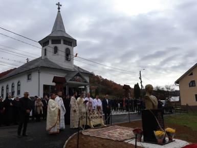 Sfințirea bustului ”Fericitului Cardinal Iuliu Hossu” la Feldru image 3