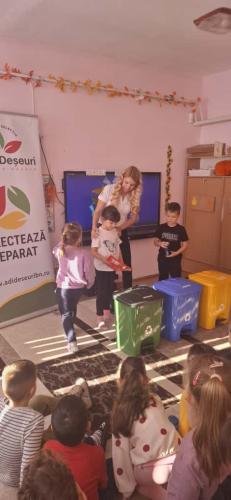 Săptămâna Verde. Inspectorii de la ADI Deșeuri Bistrița-Năsăud, în mijlocul copiilor, pentru un mediu mai curat image 8